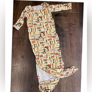 Little snuggles by Charlie’s project bamboo tool time sleep gown 0-3 months